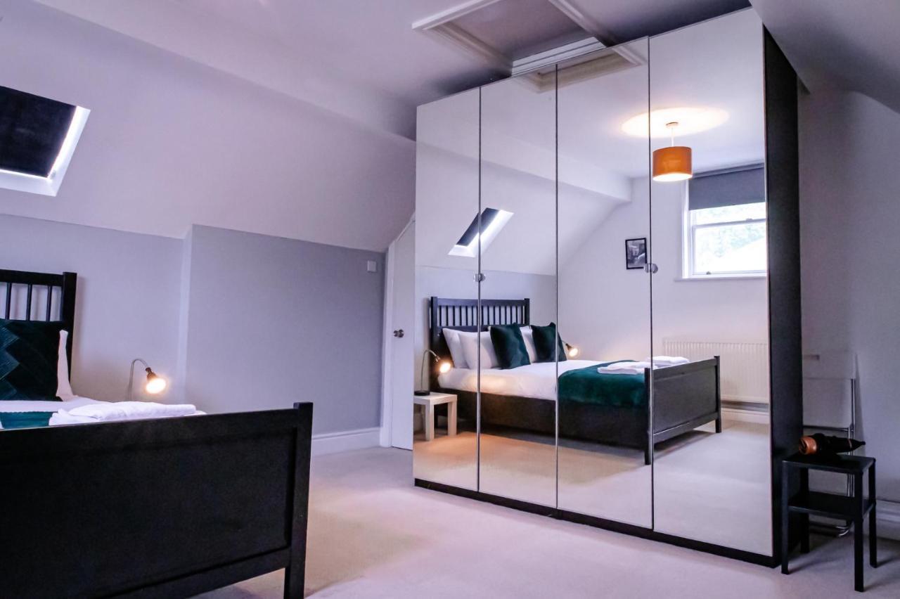 Lord Street - 2 Beautiful Apartments - Sleep Up To 14 Guests - By Rework Accommodation チェスター エクステリア 写真