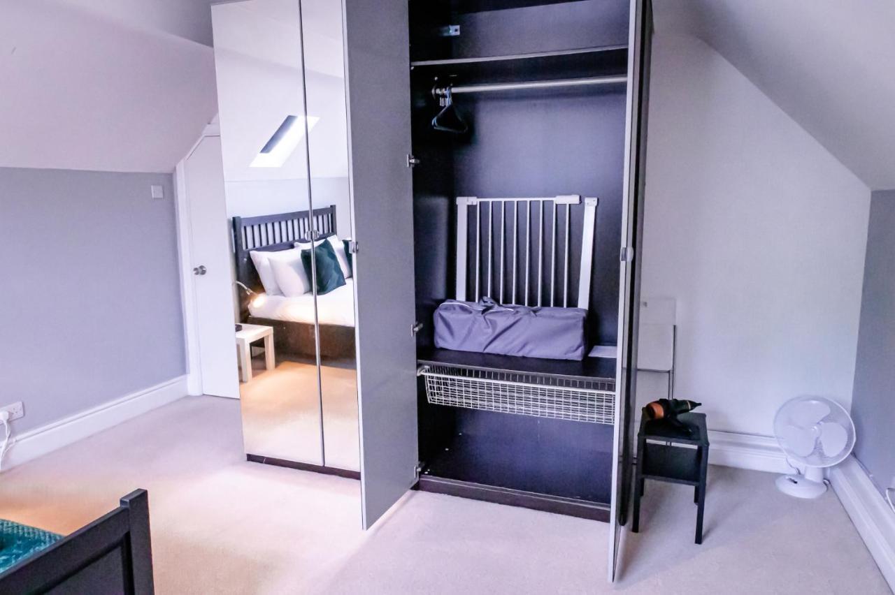 Lord Street - 2 Beautiful Apartments - Sleep Up To 14 Guests - By Rework Accommodation チェスター エクステリア 写真