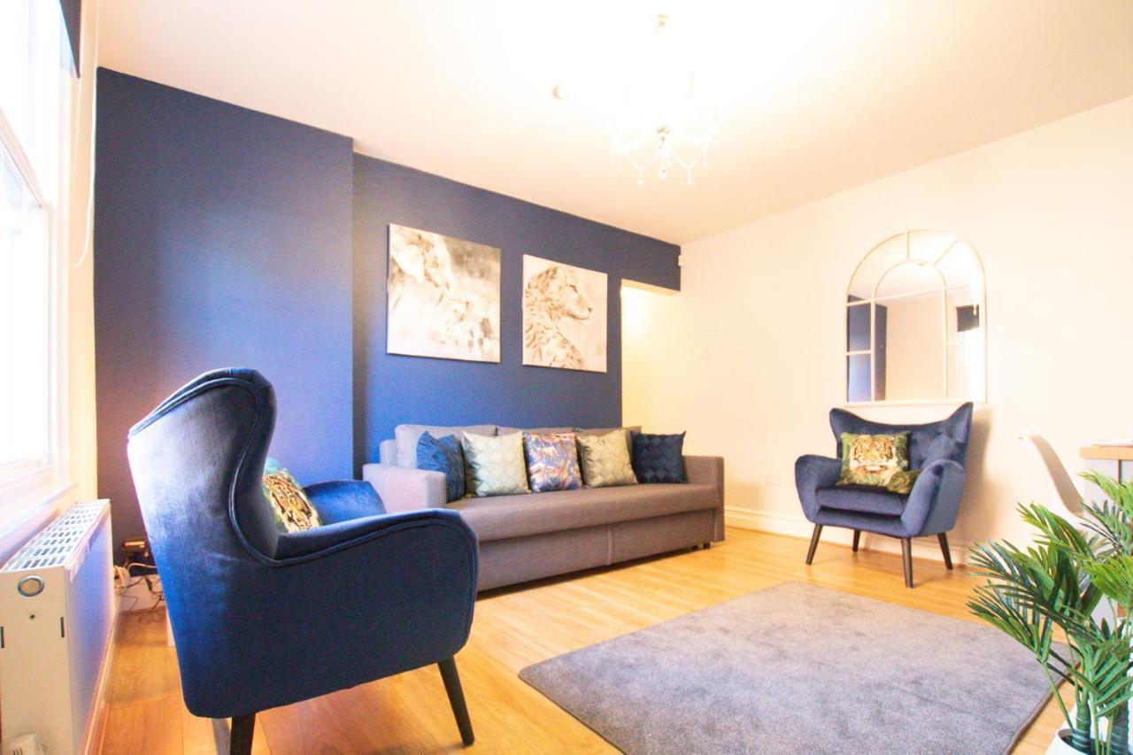 Lord Street - 2 Beautiful Apartments - Sleep Up To 14 Guests - By Rework Accommodation チェスター エクステリア 写真