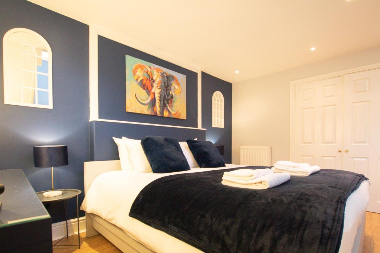 Lord Street - 2 Beautiful Apartments - Sleep Up To 14 Guests - By Rework Accommodation チェスター エクステリア 写真